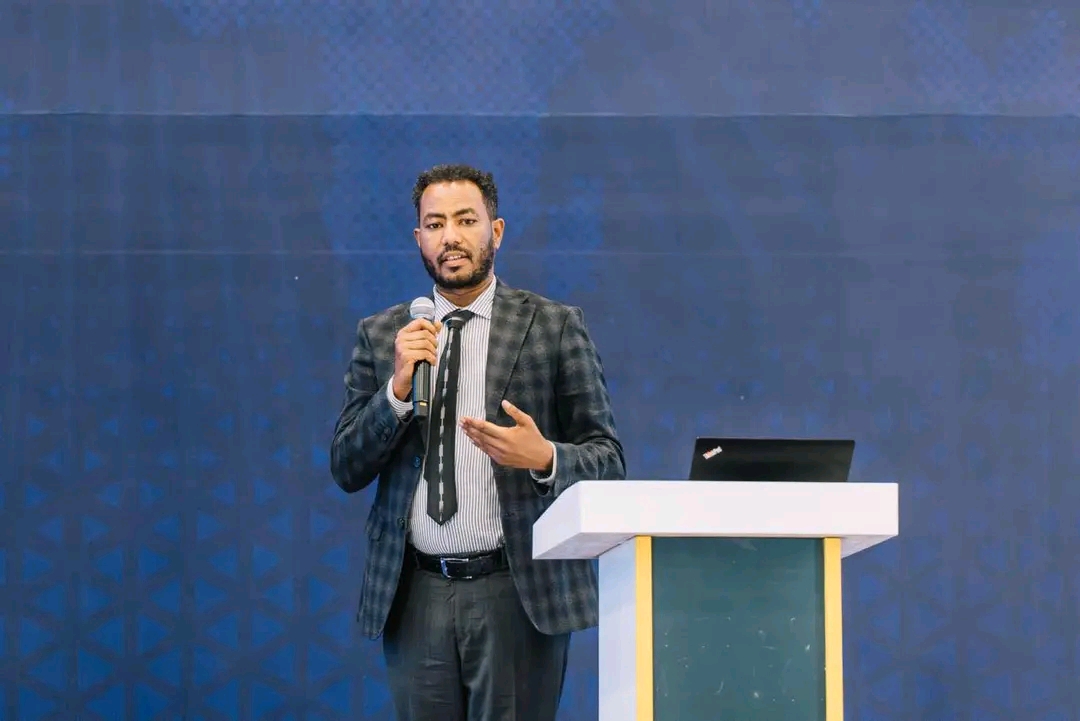 የአዋሽ ኤፍ ኤም ዋና ስራ አስኪያጅ ዶ/ር አብዱ መሀመድ ''የሚዲያ እመርታ ለትርክት ግንባታ'' በተሰኘው ሀገራዊ የምክክር መድረክ ላይ የለውጡ መንግሥት ለዘርፉ ያበረከታቸውን ትሩፋቶች አስመልክቶ ማብራሪያ ሰጡ