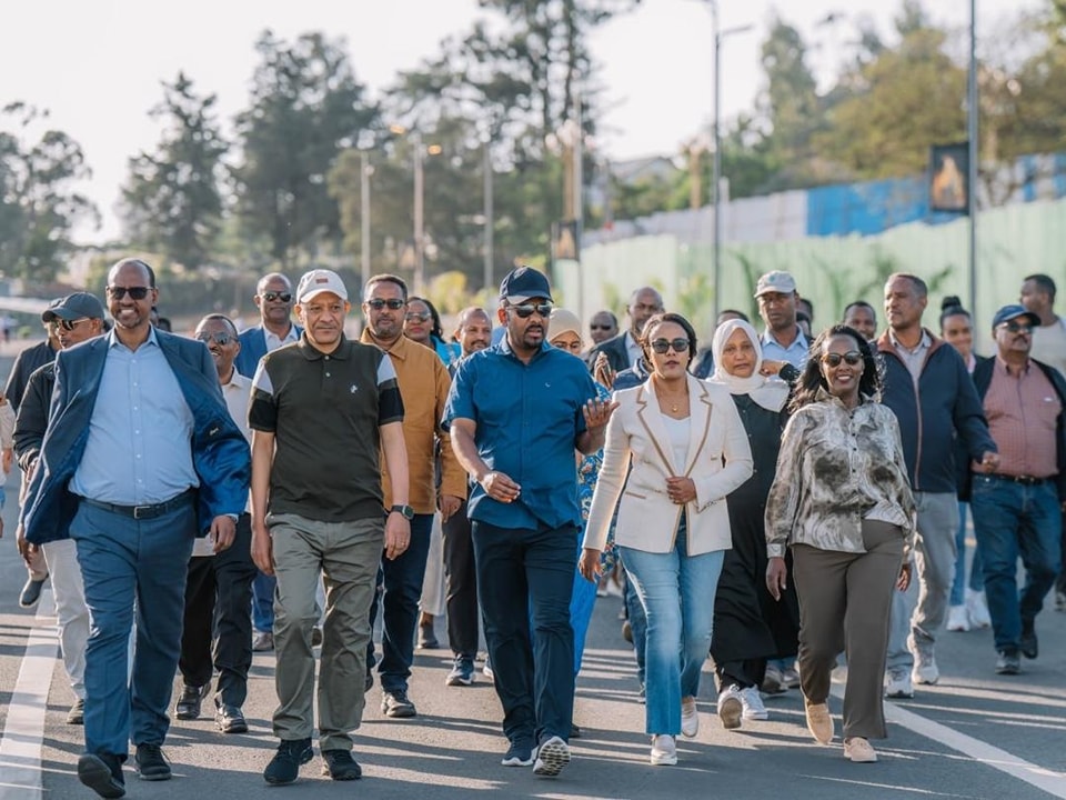 የጠቅላይ ሚኒስትር ጽህፈት ቤት ተጠሪ ተቋማትና የብልፅግና ፓርቲ ጽህፈት ቤት አባላት በመዲናዋ የተለያዩ የልማት ስራዎችን እየጎበኙ ነው