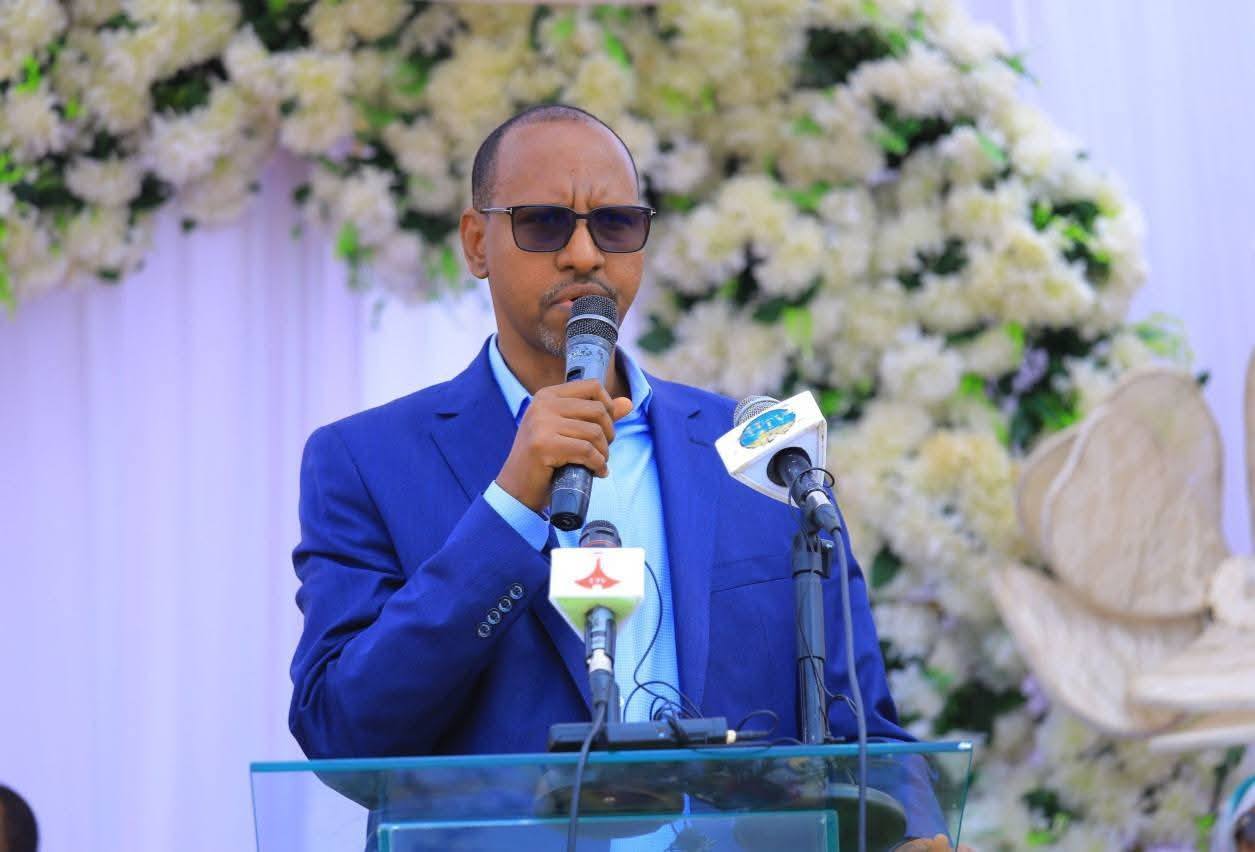 የብልፅግና ፓርቲ ም/ፕሬዚዳንትና የዋና ጽ/ቤት ኃላፊ አቶ አደም ፋራህ የሀረሪ ክልል ብልፅግና ፓርቲ ቅ/ጽ/ቤት ህንፃዎችን መረቁ