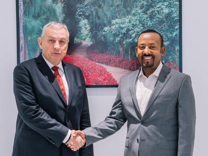 ጠቅላይ ሚኒስትር ዐቢይ አሕመድ(ዶ/ር) ከአውሮፓ ኅብረት የአለምአቀፍ ትብብር ኮሚሽነር ጆሴፍ ሲከላ ጋር ተወያዩ