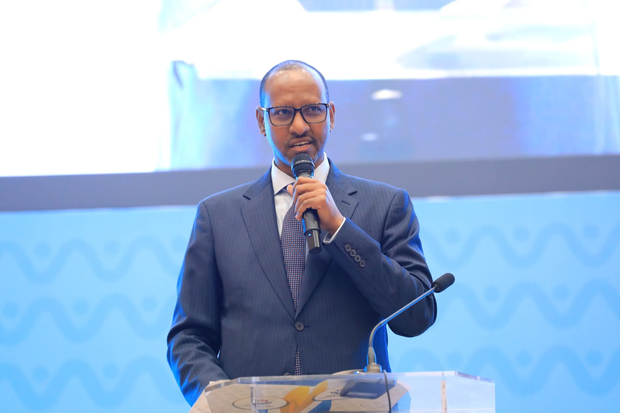 ወጣቶች ለሀገር ግንባታና ለዘላቂ ሰላም በንቃት ሊሳተፉ ይገባል - አቶ አደም ፋራህ